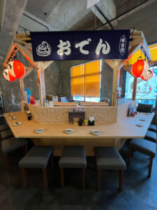 鶏出汁おでんト炭炉端でんすけ(ムハンとでんすけ)お祭りみたいなおでん台